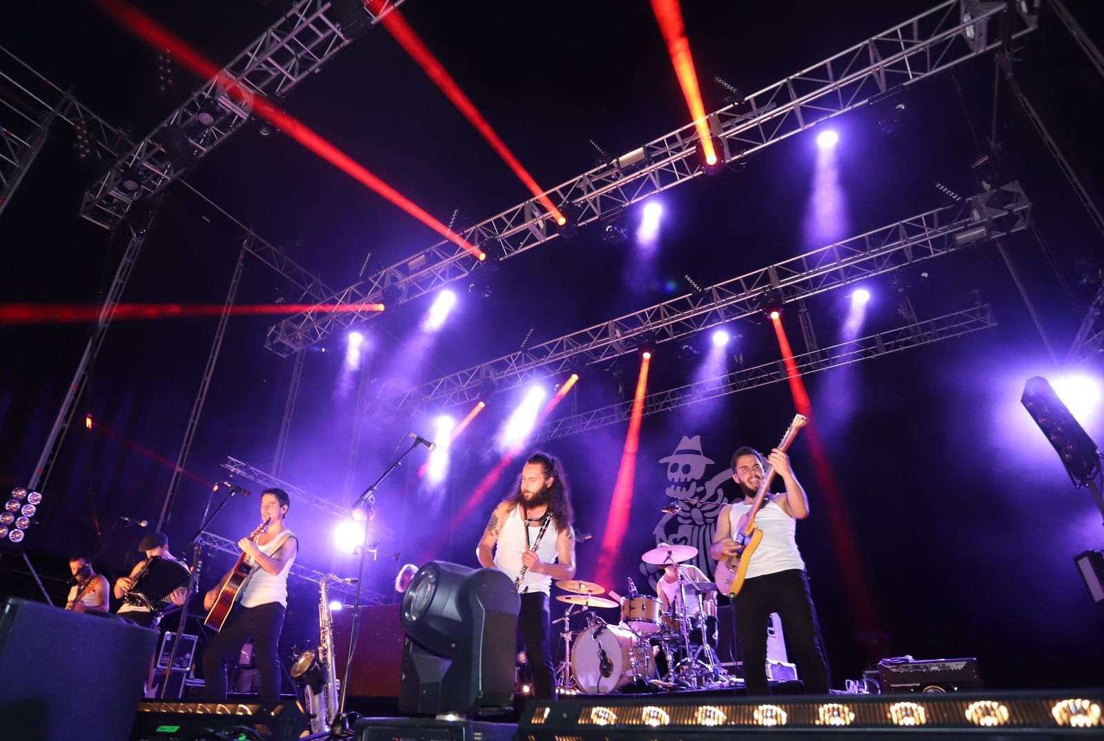 Imágenes del concierto de La M.O.D.A,  en las fiestas Colombinas de Huelva 2019