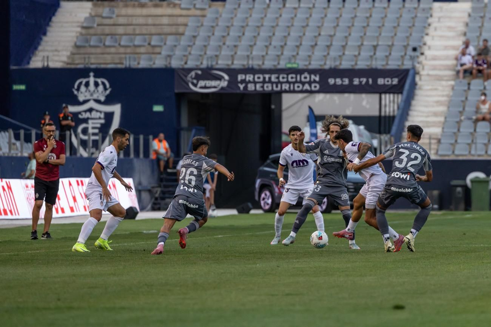 Las mejores imágenes del Real Jaén 3 - 2 Granada CF en el XLI Trofeo del Olivo