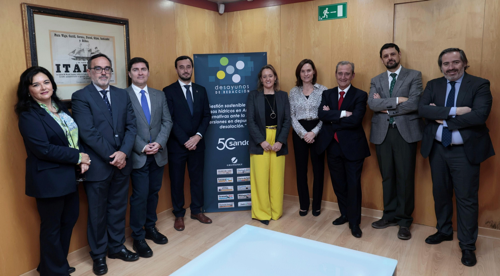 Foto de grupo, antes de comenzar. De izquierda a derecha: Mª José Martínez, Jorge Gámiz, Antonio Sandoval, Álvaro Real, Nuria Jiménez, Leyre Magán, Luis Luque, Javier Alcántara y Alberto Grimaldi. Foto de grupo, antes de comenzar. De izquierda a derecha: Mª José Martínez, Jorge Gámiz, Antonio Sandoval, Álvaro Real, Nuria Jiménez, Leyre Magán, Luis Luque, Javier Alcántara y Alberto Grimaldi.
