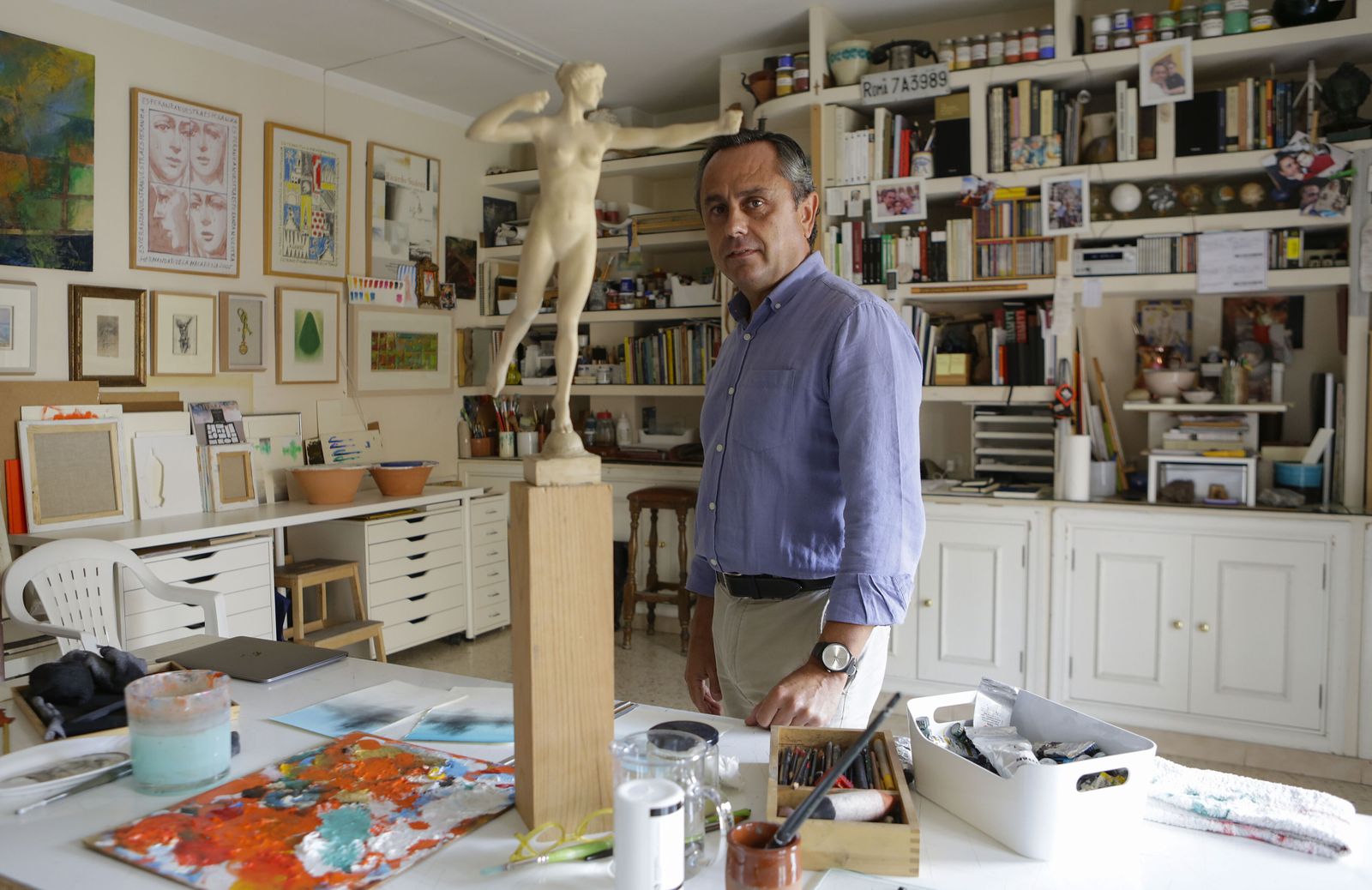 Ricardo Suárez, en su estudio.