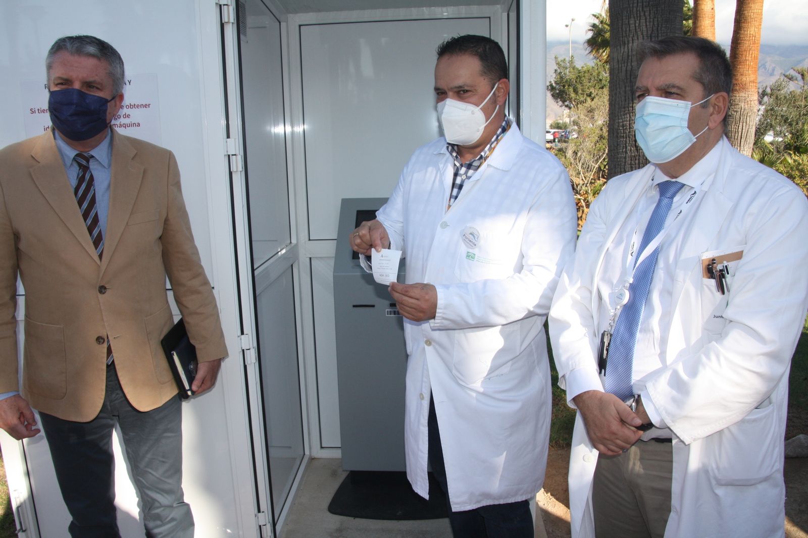 Juan de la Cruz Belmonte, Agustín Salas y Pedro Acosta, en la presentación del nuevo sistema.