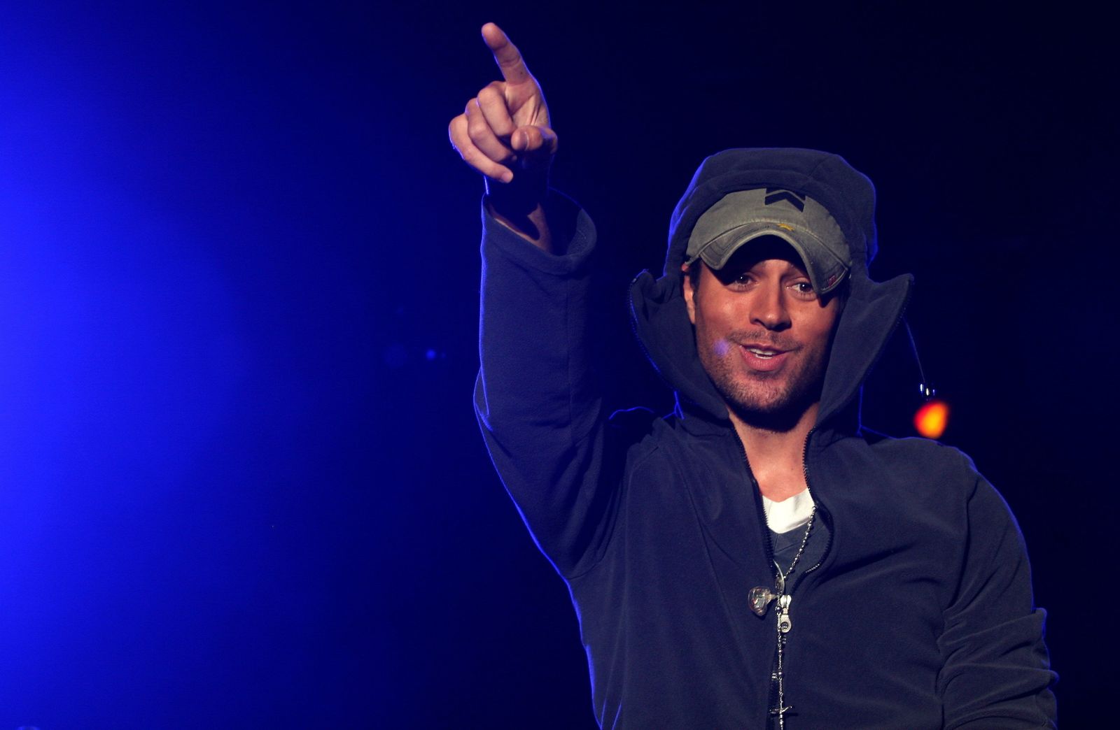 Enrique Iglesias cumple 43 años y estrena nuevo 'single'