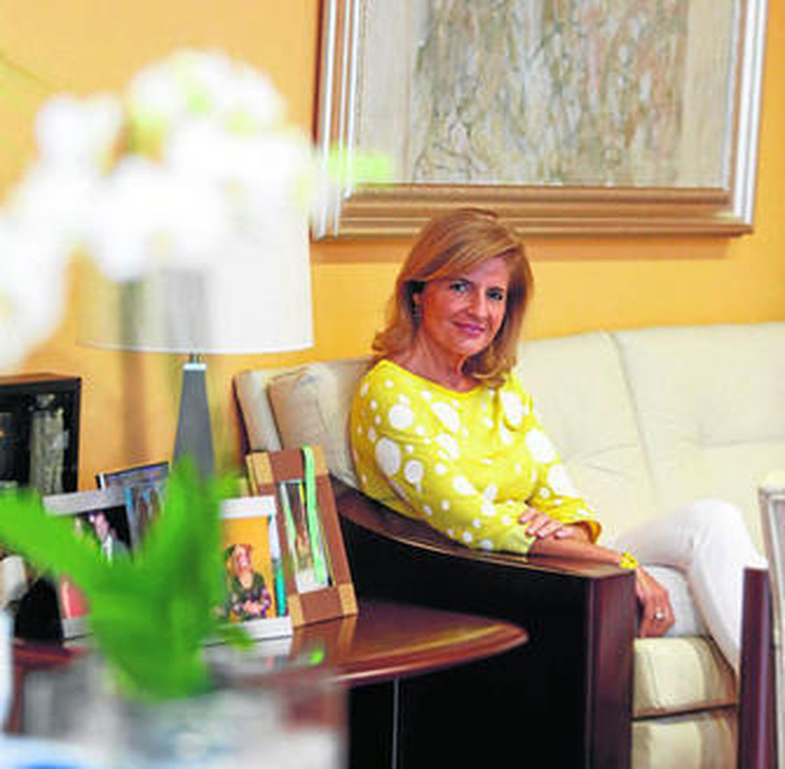 Esperanza Oña, ayer por la tarde en su despacho, posa momentos antes de la entrevista.