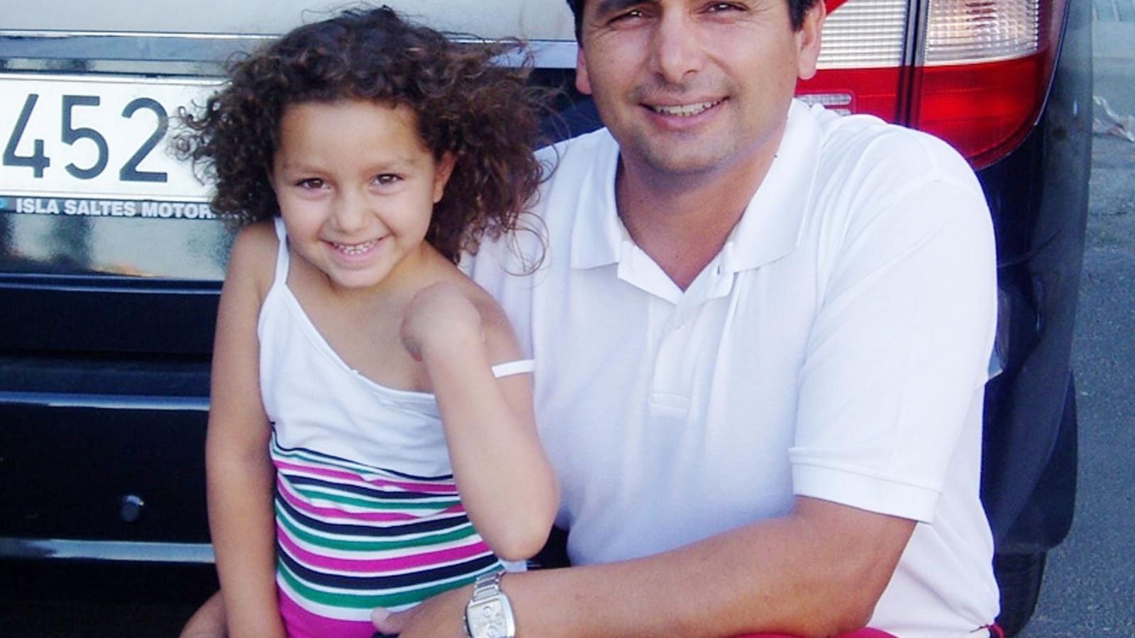 Mari Luz posa junto a su padre, Juan José Cortés.