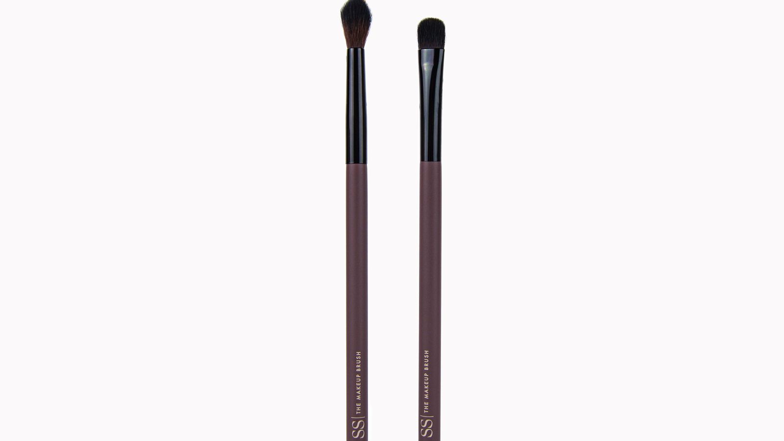 Set de aplicadores de sombra de ojos de la firma Double S Beauty.