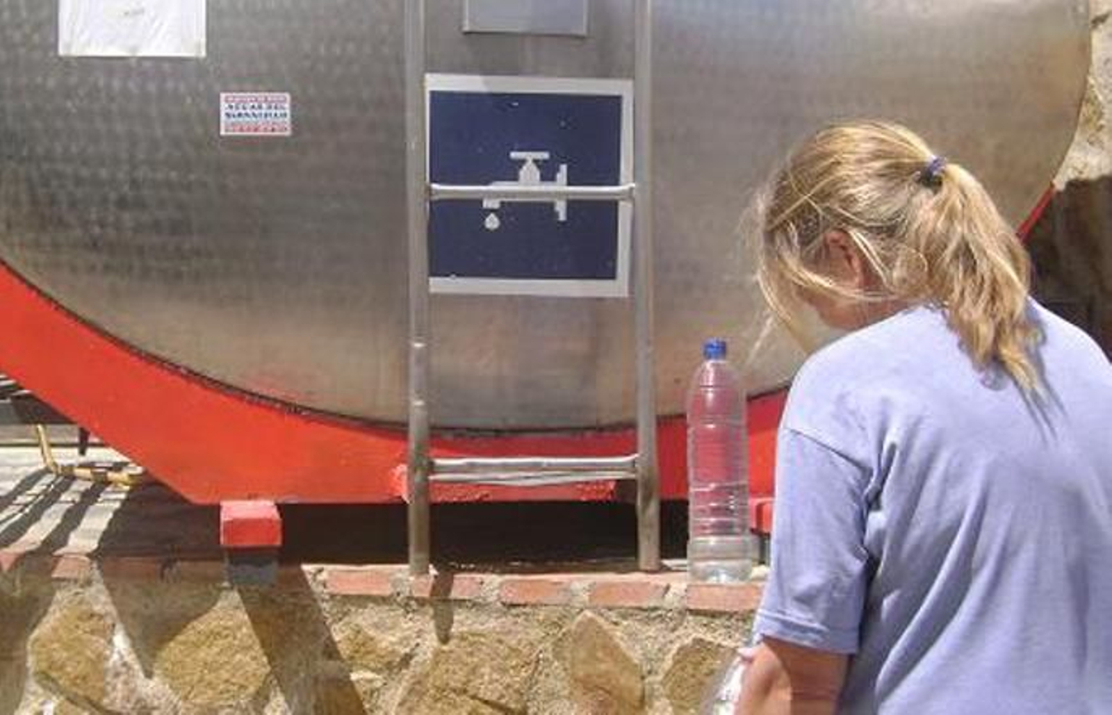 Cuba de agua utilizada hace unos años en Benizalón.