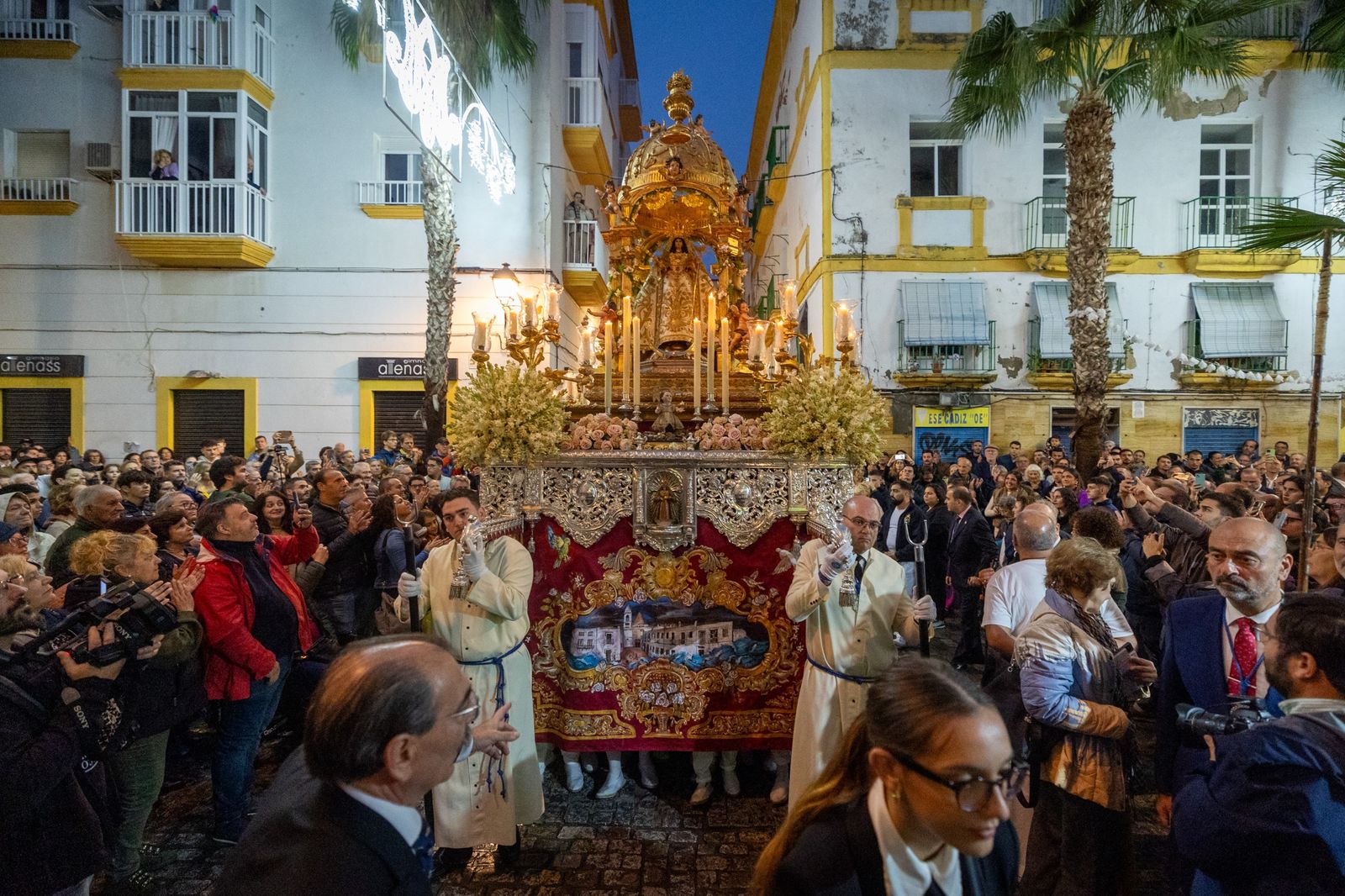 Las imágenes de la procesión de la Virgen de la Palma, en Cádiz