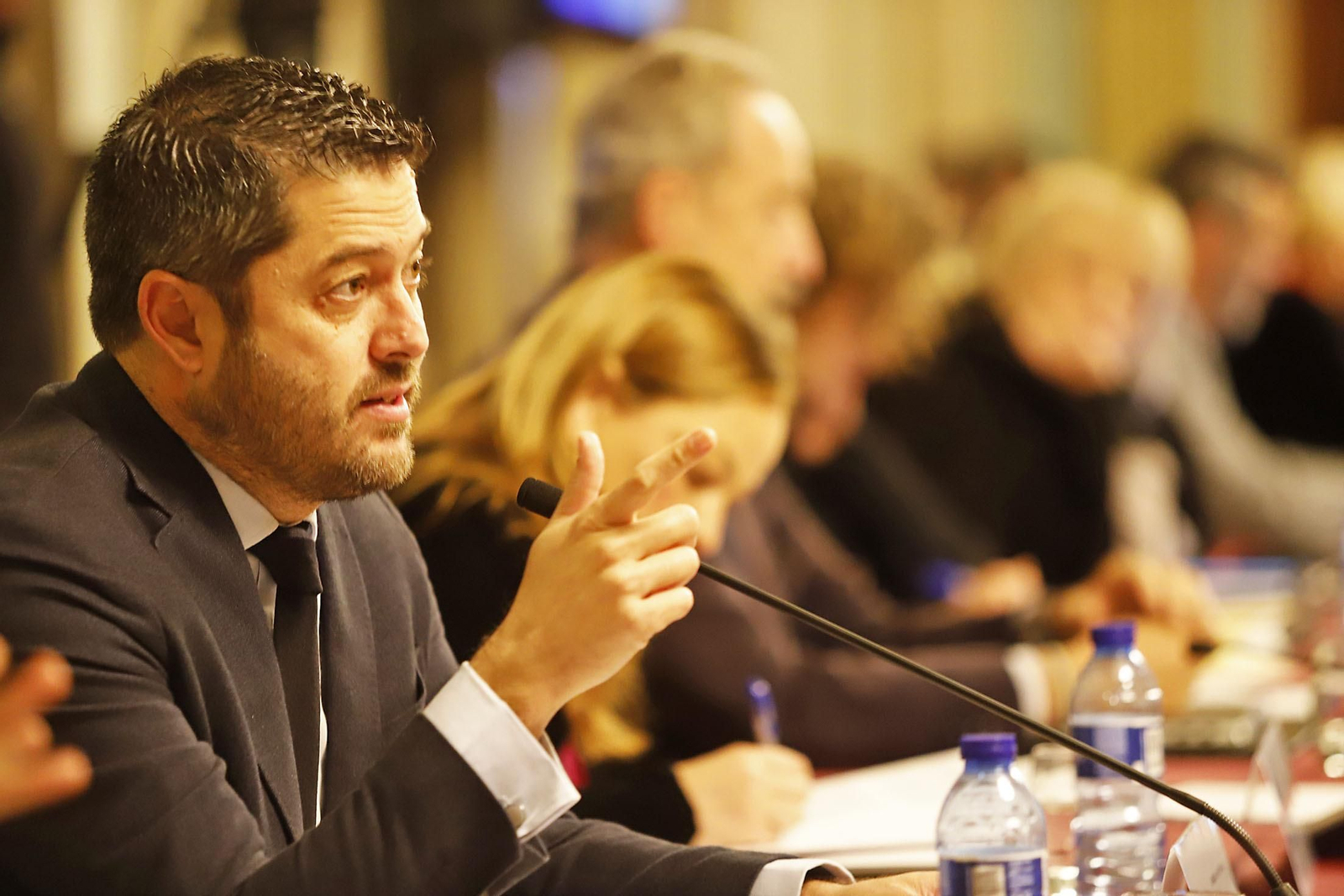 Imágenes del pleno ordinario del mes de diciembre en el Ayuntamiento de Huelva