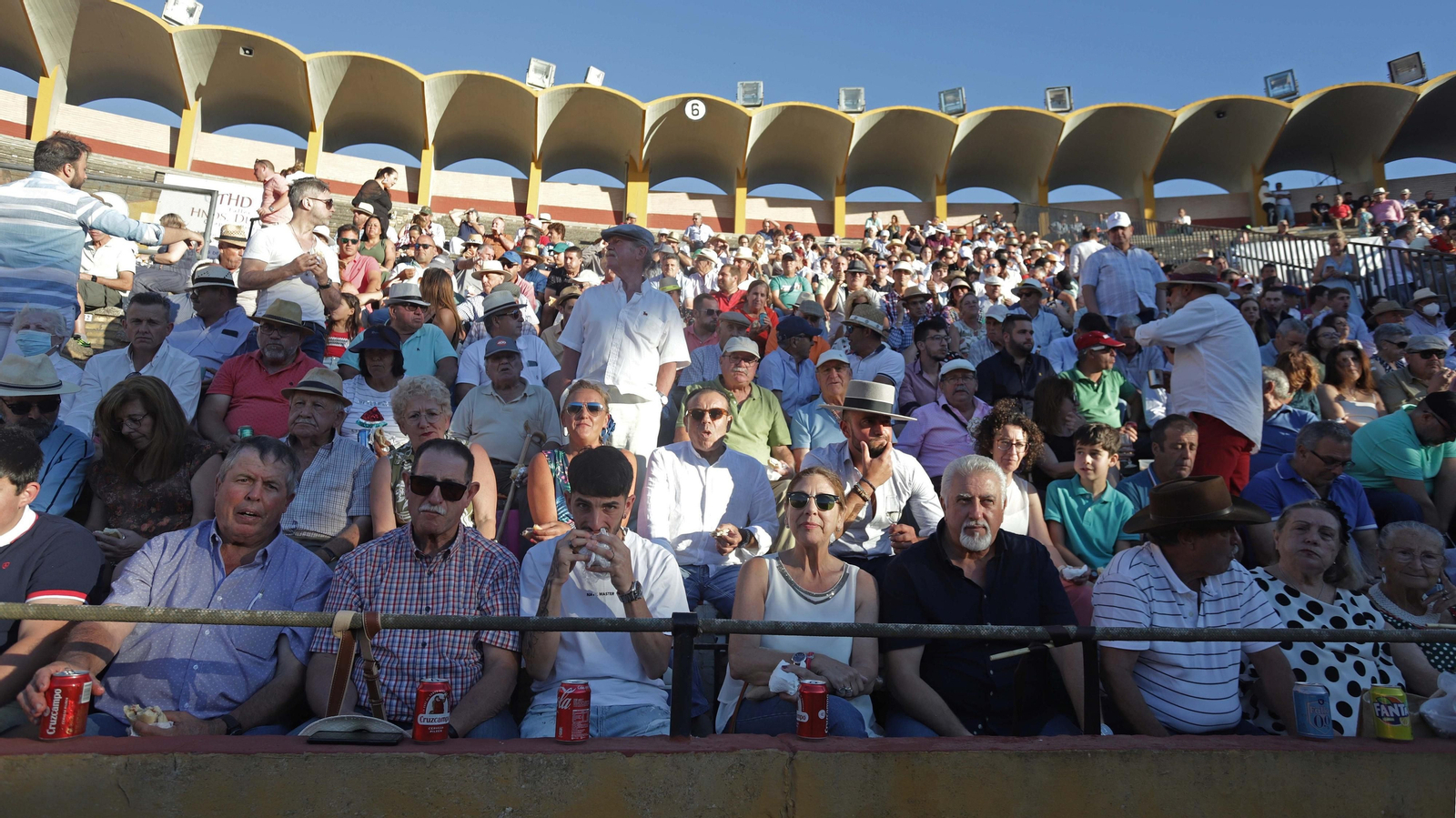 Ambiente en la corrida del sábado de la Feria Taurina de Algeciras