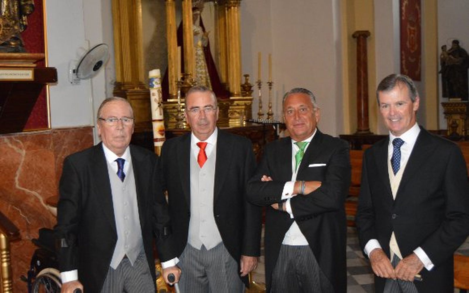 Los hermanos Federico y Javier Larrañaga, Víctor Mora y Alberto Larrañaga, tras finalizar la ceremonia.

Foto: Ignacio Casas de Ciria