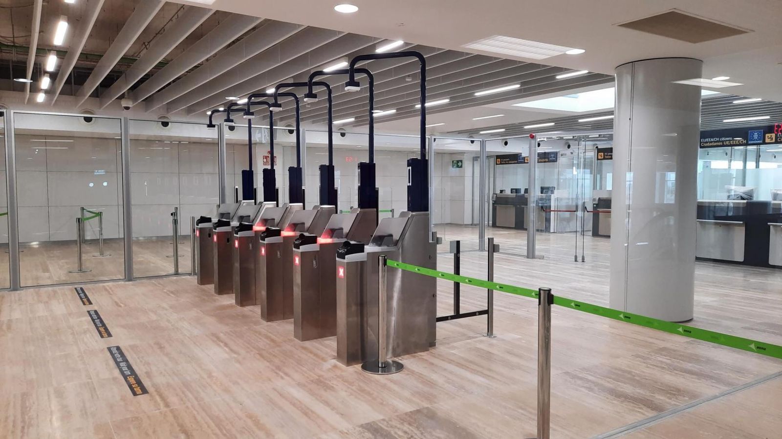 El aeropuerto de Sevilla abre la nueva zona de salidas internacionales del edificio terminal.