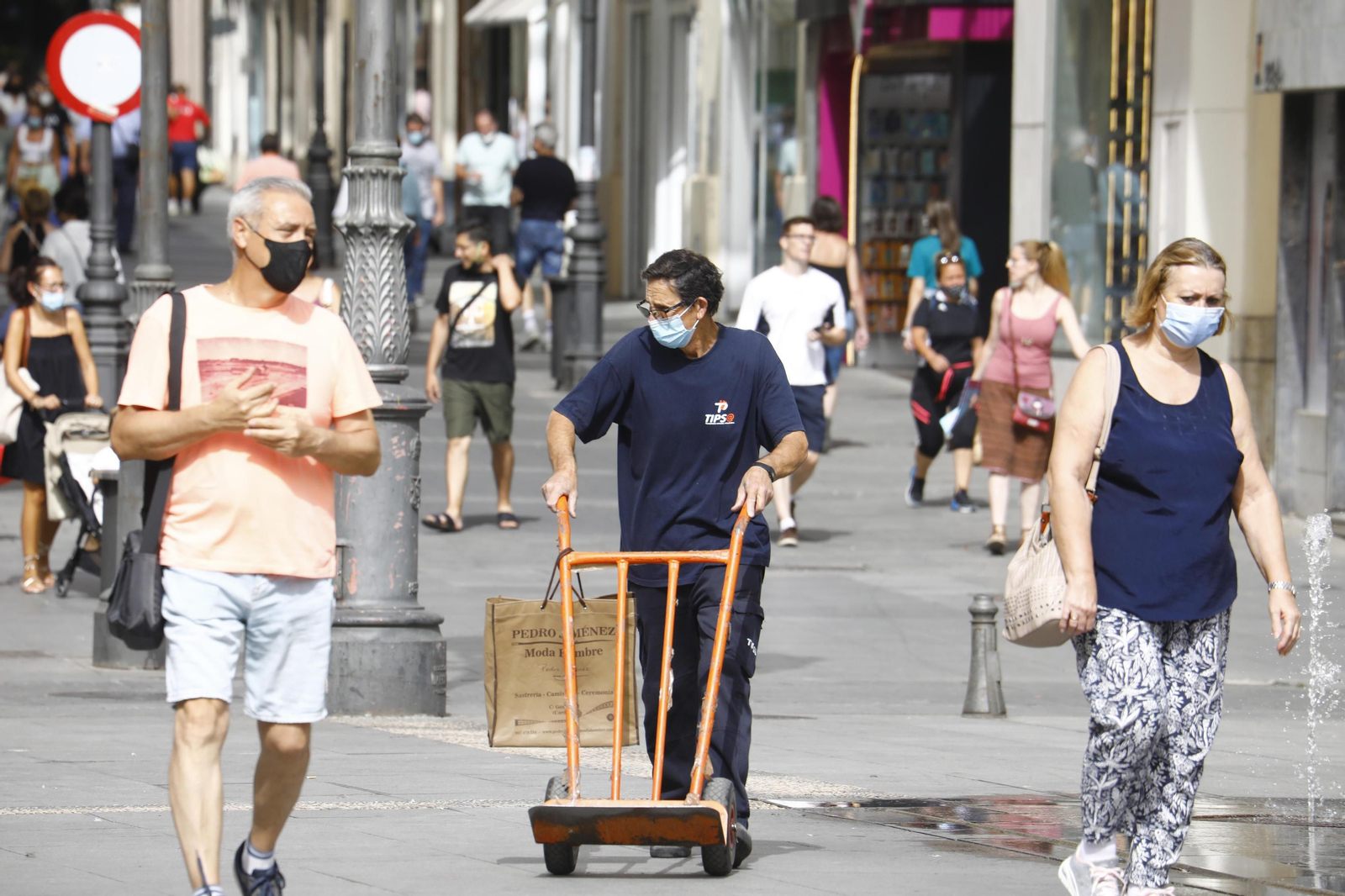 Las fotografías de los cordobeses que trabajan en primera línea del calor