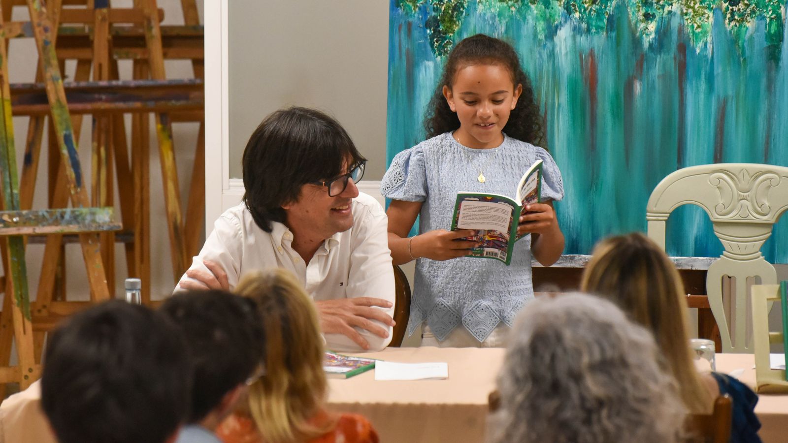 Fotos de la presentación del libro 'Mientras la lluvia' de Jóse Ángel Cadelo