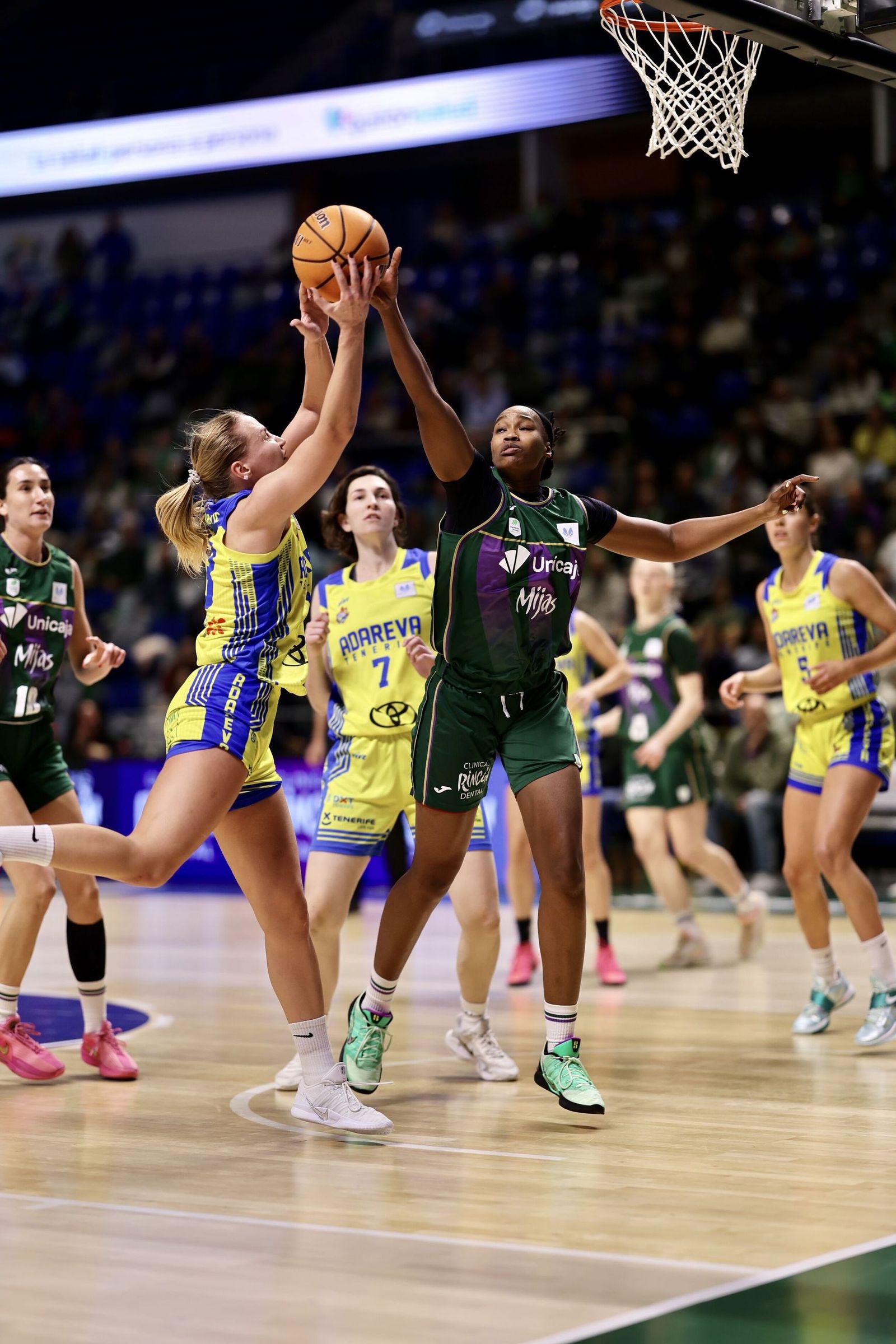 El Unicaja Mijas se da un festín en su visita al Carpena (78-46)