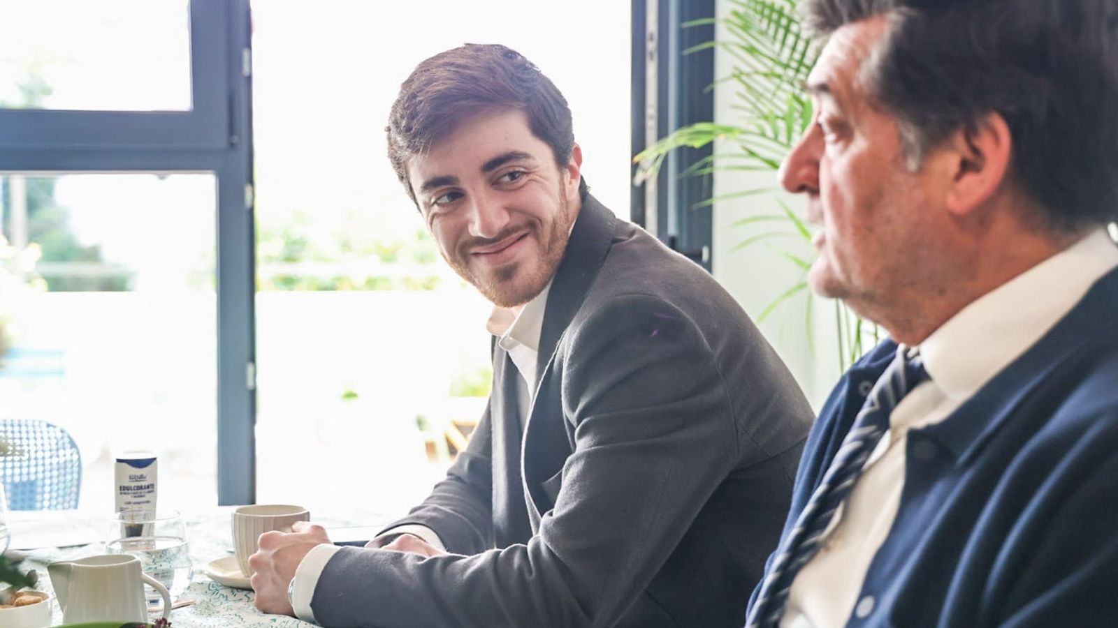 Pablo Conde sonríe con la opinión de Eduardo Sugrañes