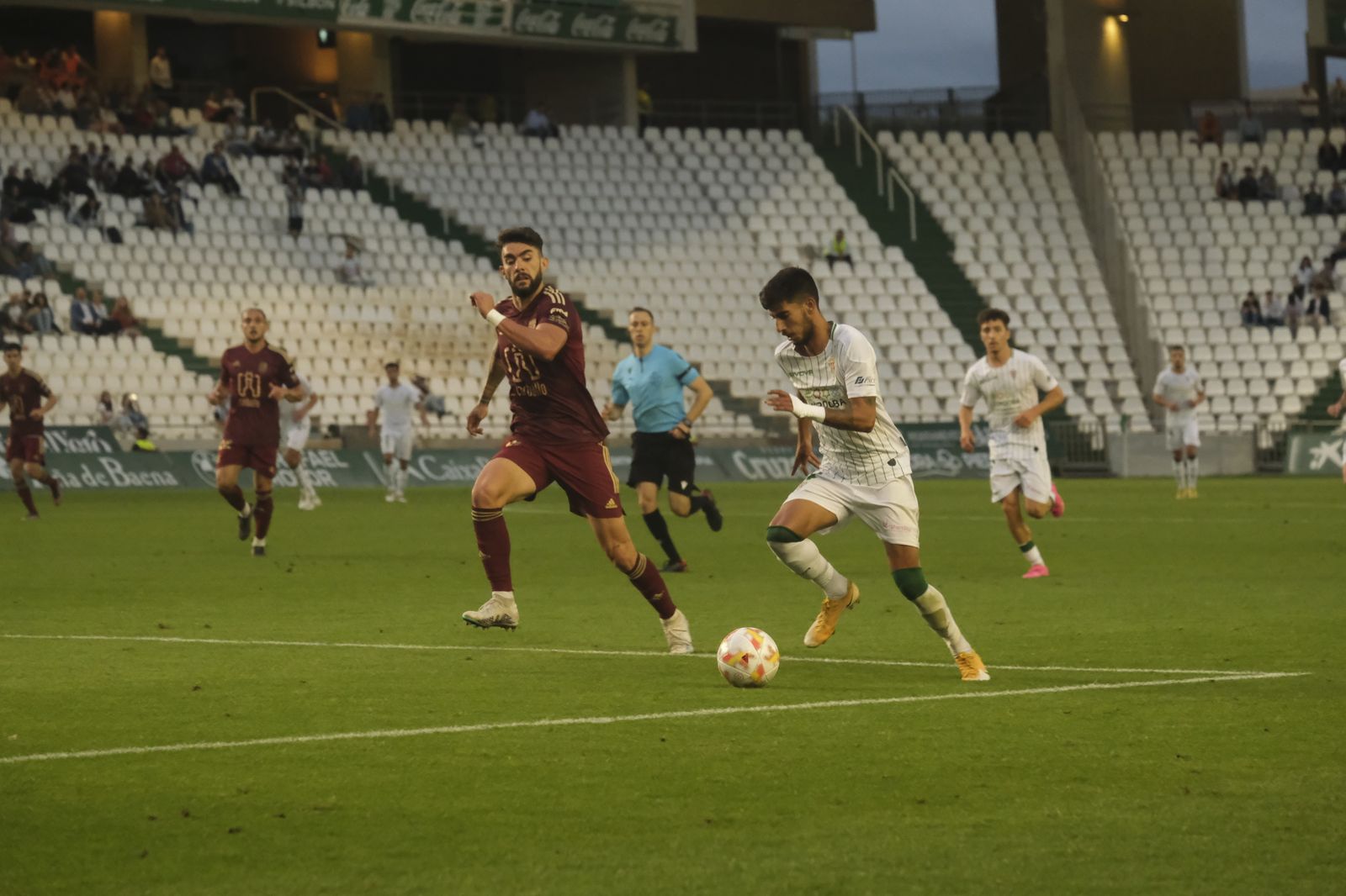 Las mejores fotos del ambiente en El Arcángel en el Córdoba CF - Badajoz