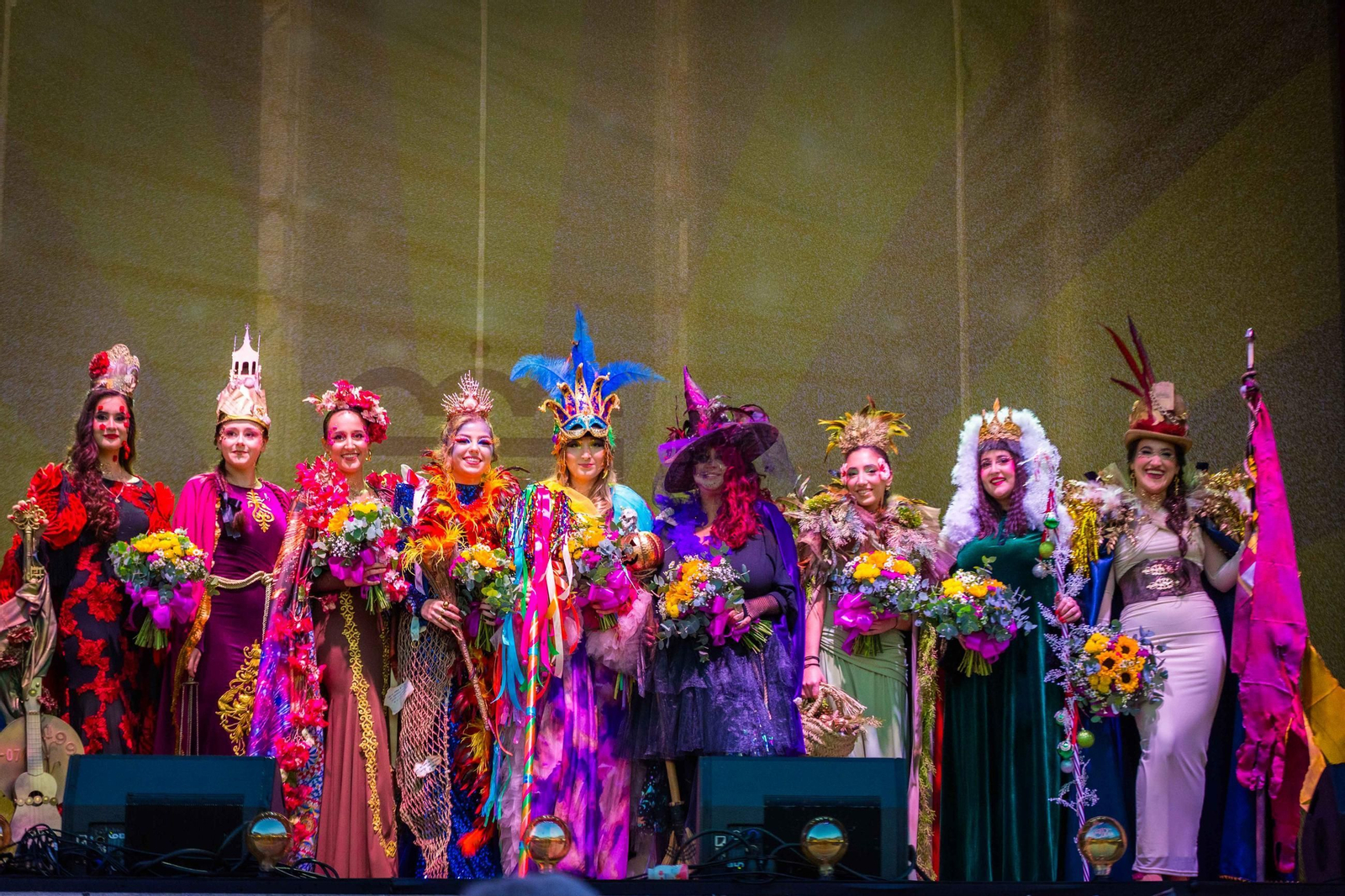 Las colombinas del Carnaval de San Fernando, con sus disfraces alusivos a las fiestas locales