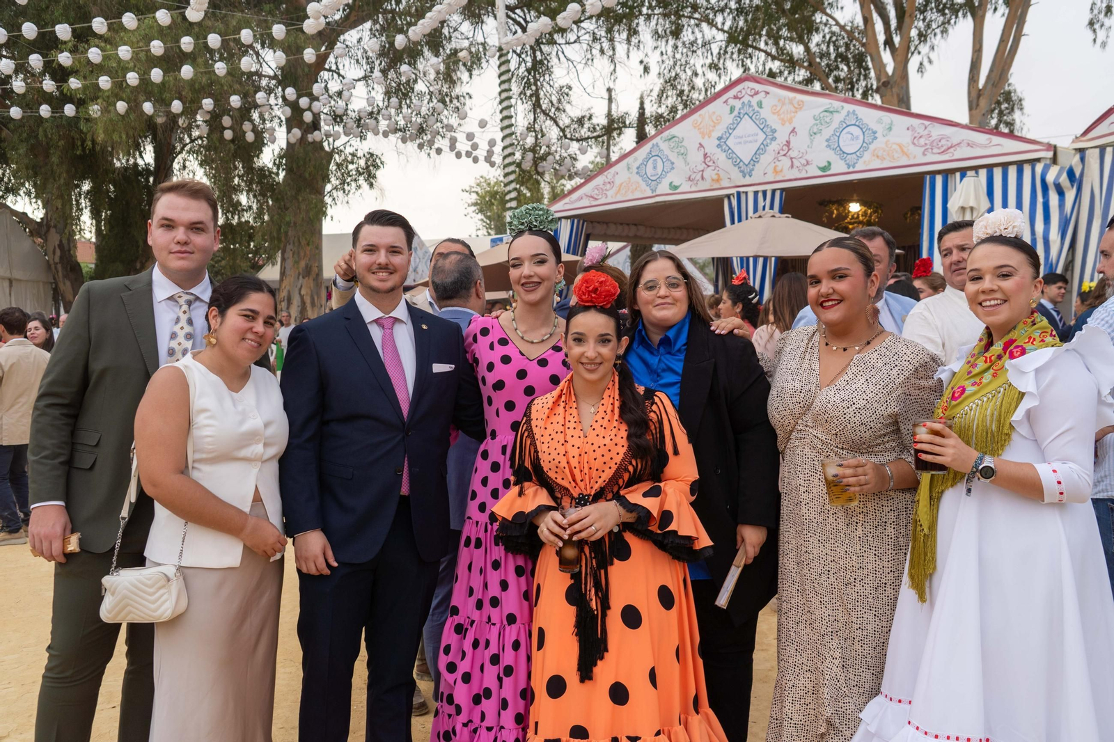 Imágenes del ambiente del ambiente de la tarde del domingo en la Feria de Otoño y del Caballo 2025 de Huelva