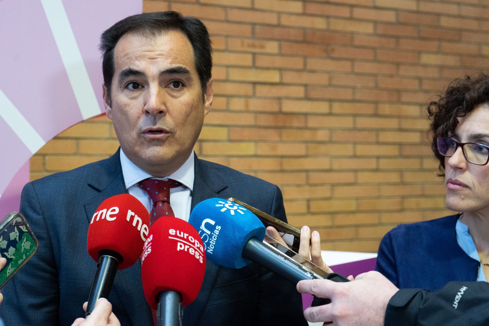 El consejero de Justicia, Administración Local y Función Pública, José Antonio Nieto atiende a los medios en la  inauguración del acto, a 8 de noviembre de 2022 en Sevilla.