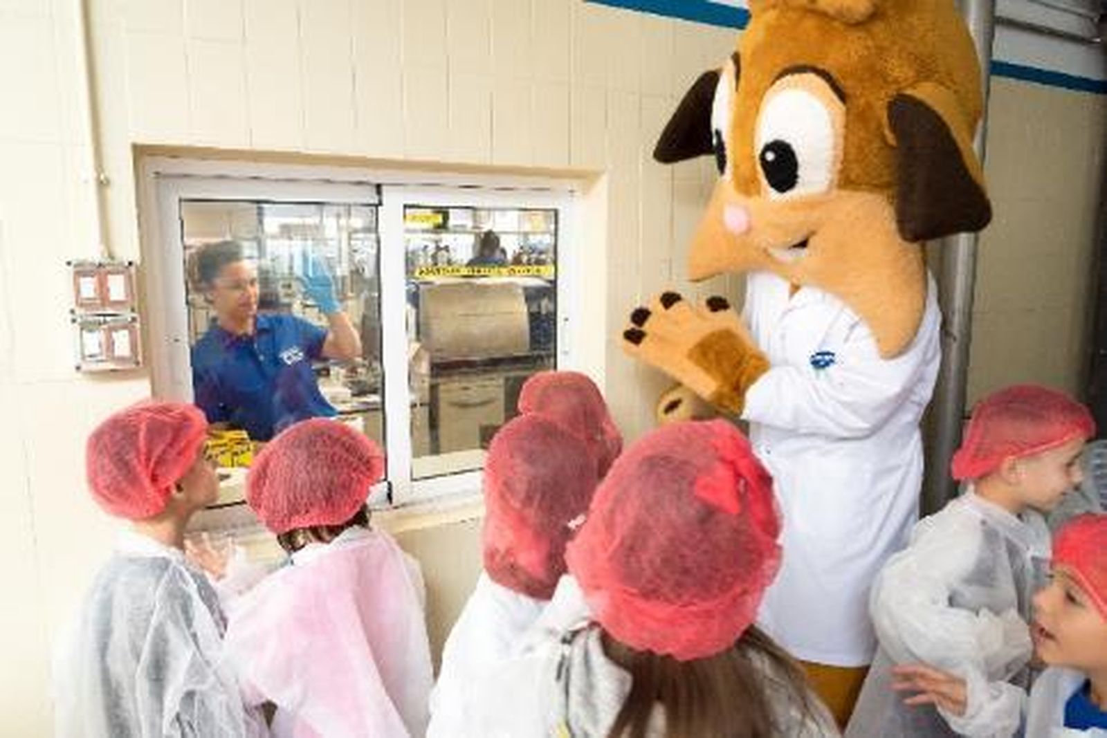 Vuelven las visitas escolares a la fábrica de Puleva en Granada