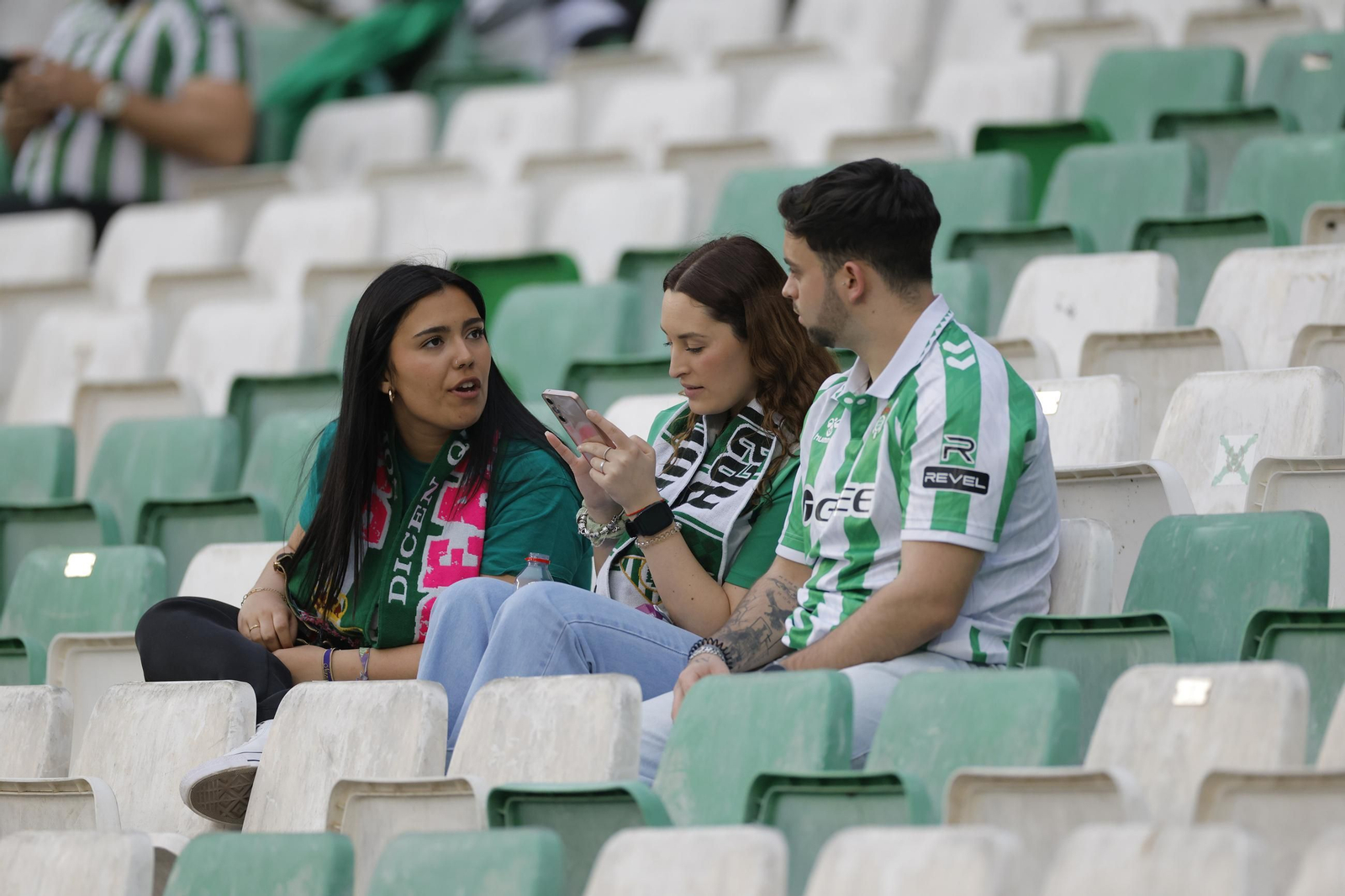 Búscate en las fotos del Betis - Jagiellonia