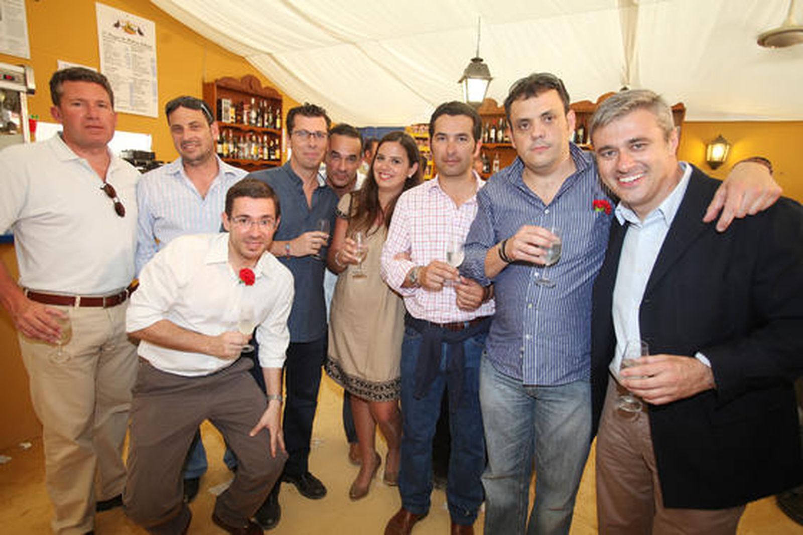 Santiago Casares, Eugenio Sánchez, Miguel Cintado, Miguel Rueda, Marisa López, Juan Carlos Rueda, Eduardo del Junco y José JuanNogales, ayer en la caseta del Diario.

Foto: Vanesa Lobo