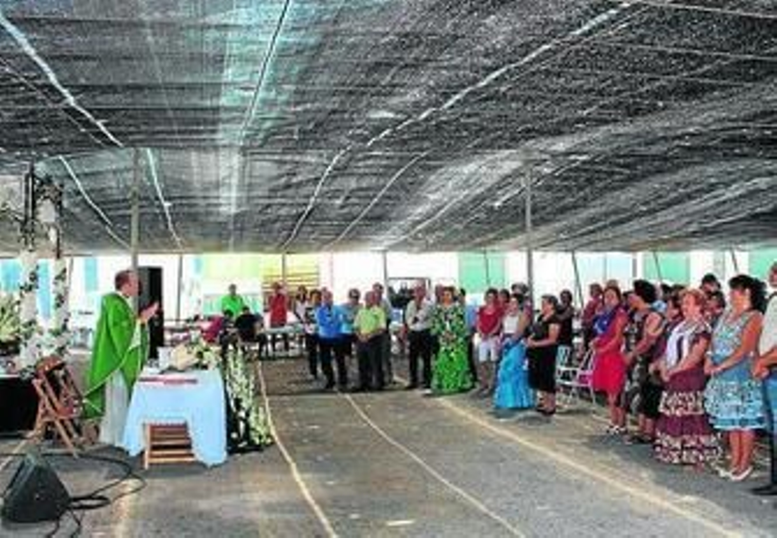 Momento de la Misa Rociera en la Carpa instalada en la Venta del Viso.