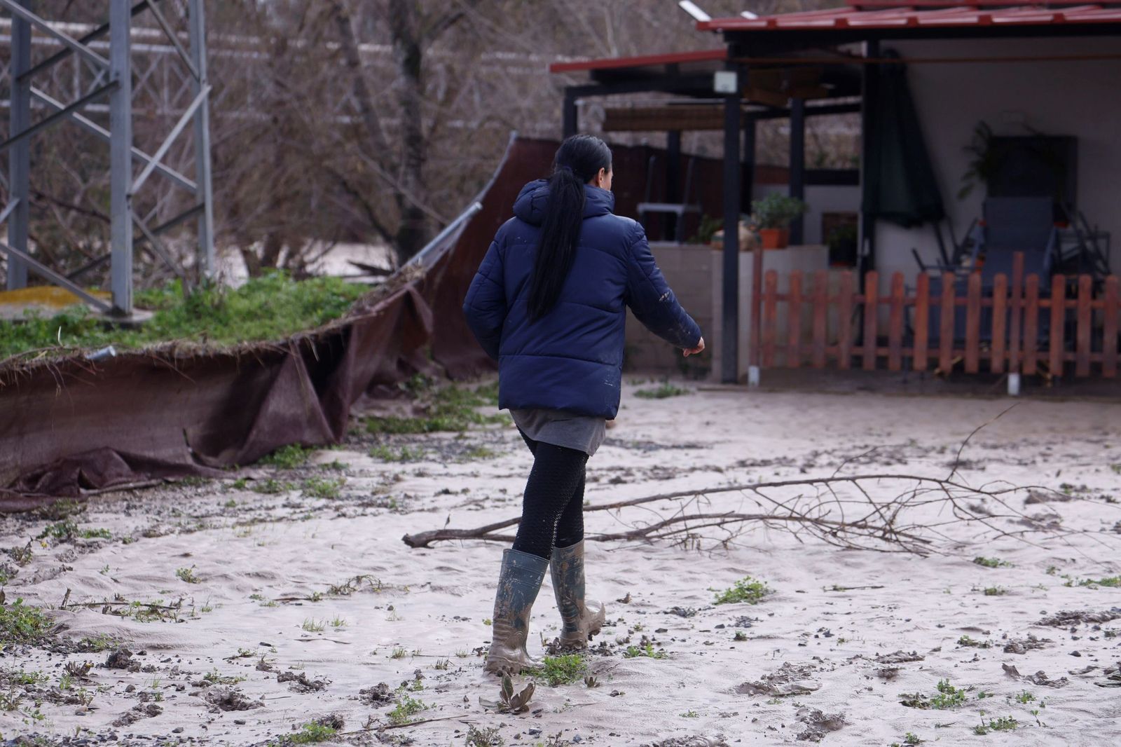 Limpieza en las parcelas de Córdoba tras el tren de tormentas