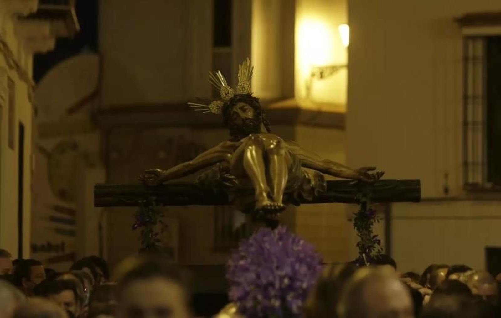 El vía crucis anual del Cristo de la Buena Muerte es el más antiguo de cuantos se celebran en la ciudad ininterrumpidamente