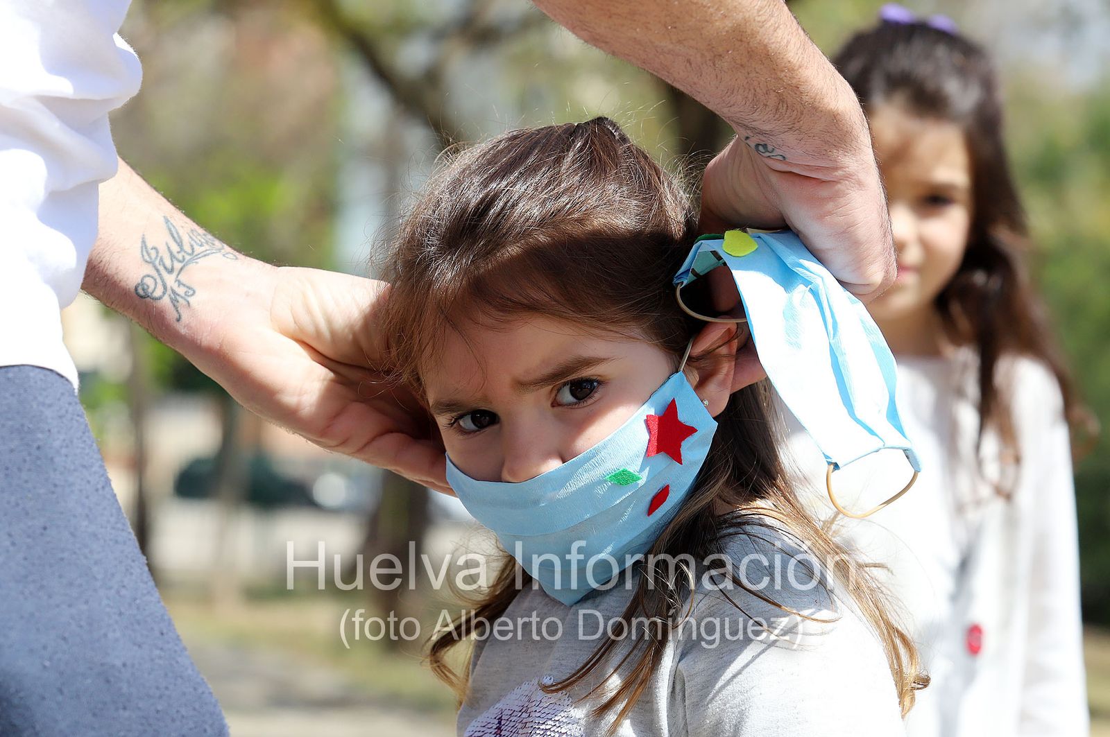 Imágenes del primer día de la salida de niños a la calle en el estado de alarma por coronavirus