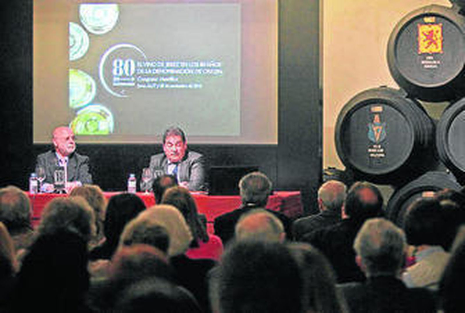 Álvaro Girón en un momento de su ponencia en el congreso científico.