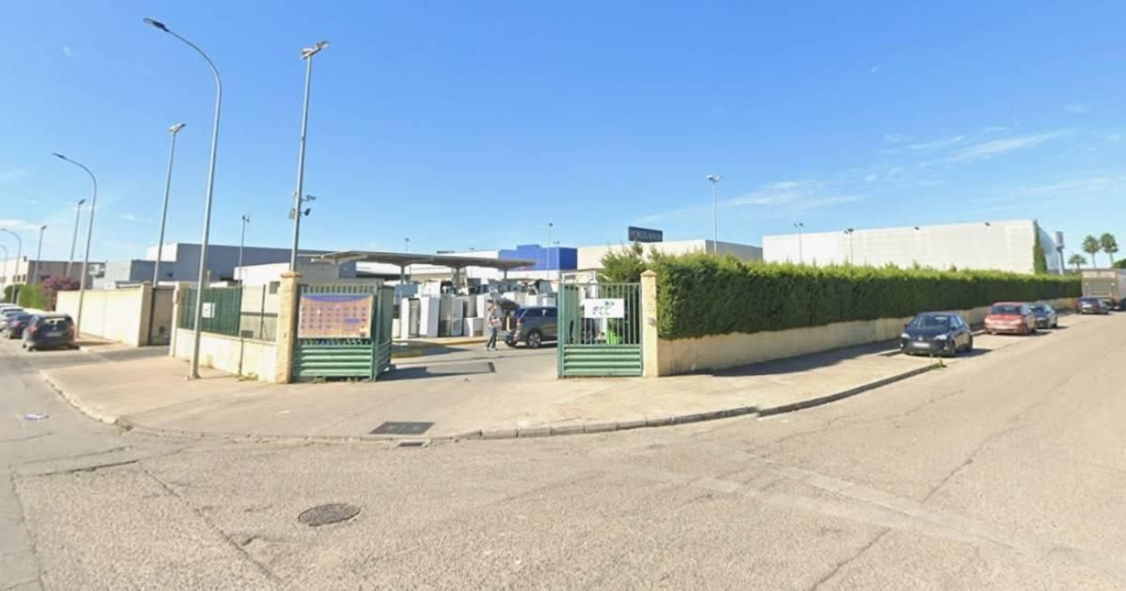 Una imagen del punto limpio ubicado en el polígono.