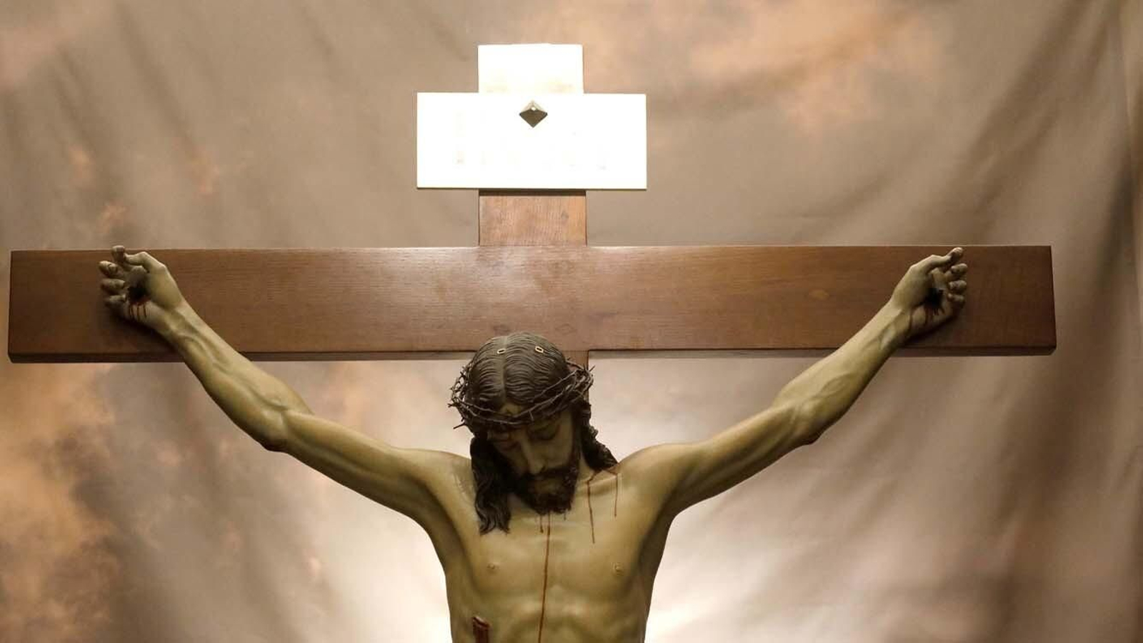 Fotos del Jueves Santo en Algeciras: Tres Caídas, Nazareno y Cristo de la FE