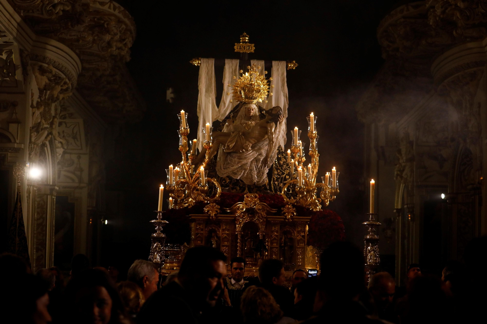 Las mejores imágenes de la hermandad de las Angustias en este Jueves Santo de Córdoba