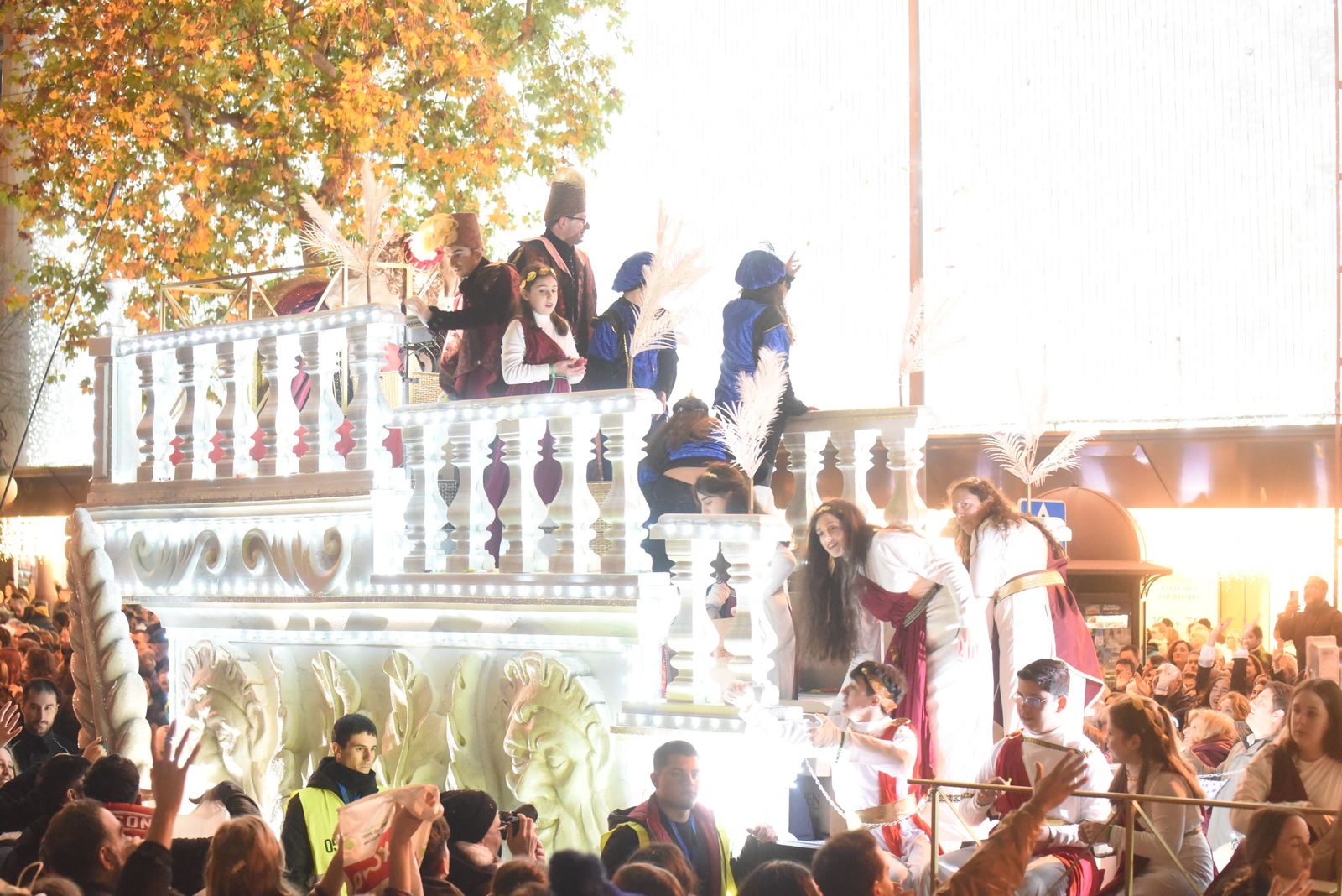 La ilusión se extiende por Córdoba en una mágica cabalgata de Reyes