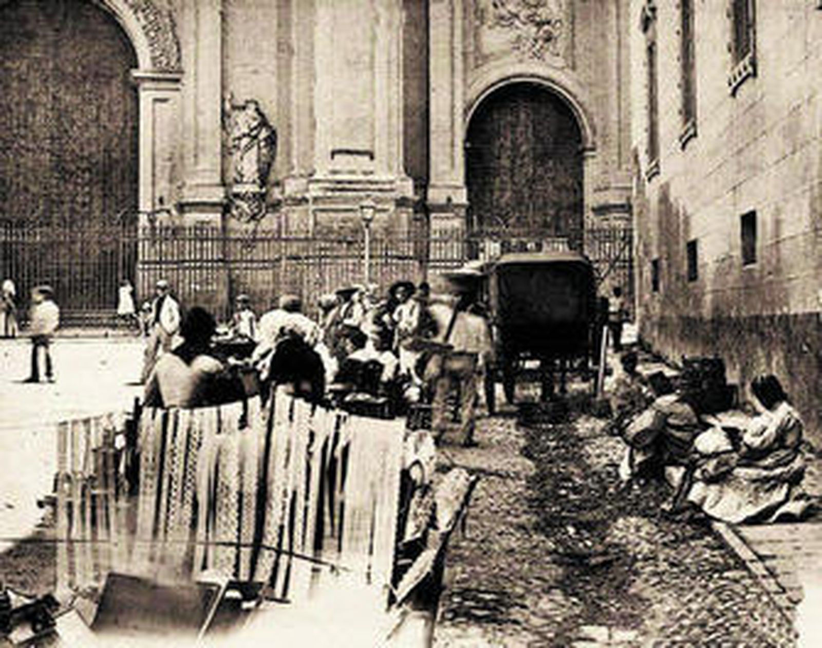 1. Plaza de las Pasiegas con las amas de cría a la derecha. 2. Cuerpo de casa. 3. Melchor Almagro, retrato de López Mezquita.