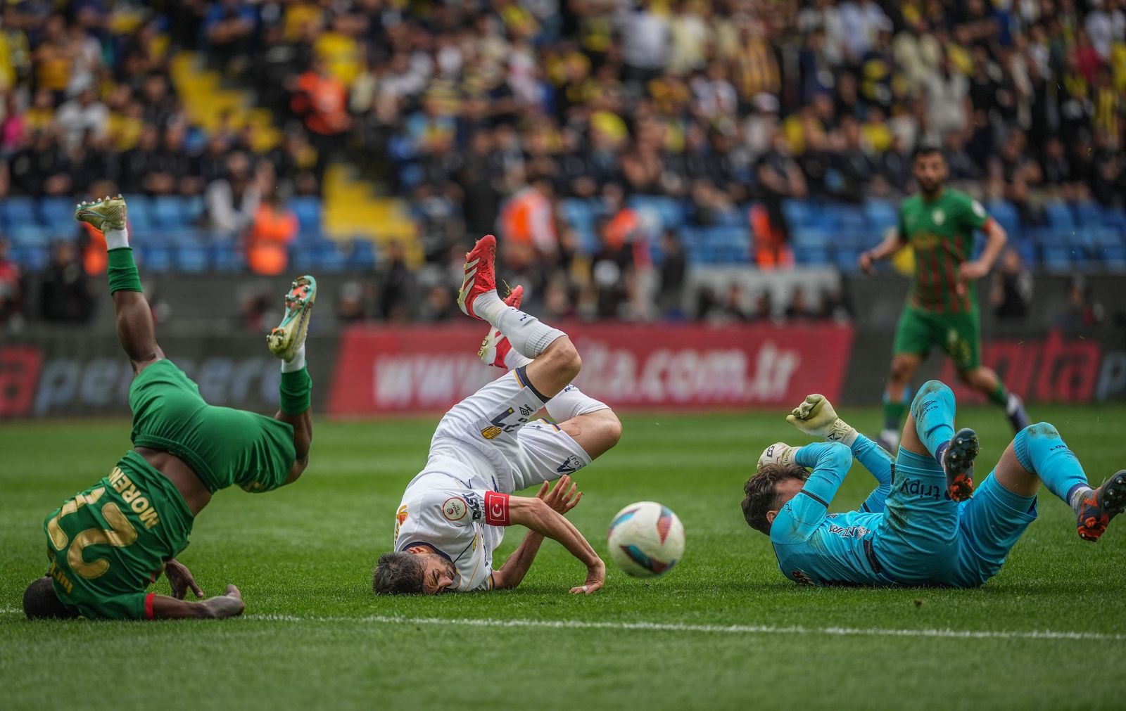 Fútbol | Triple Problema