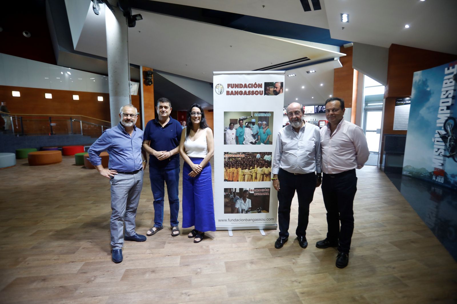 Preestreno de cine a beneficio de la  Fundación Bangassou en El Tablero.