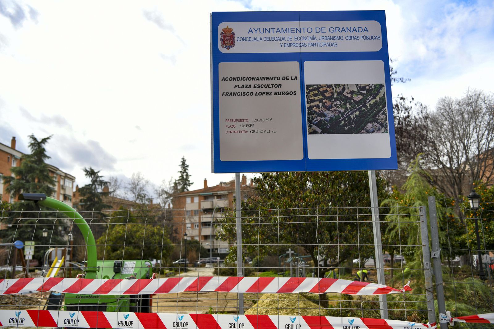 Fotos: así ha quedado la Plaza Escultor López Burgos tras otra poda en Granada