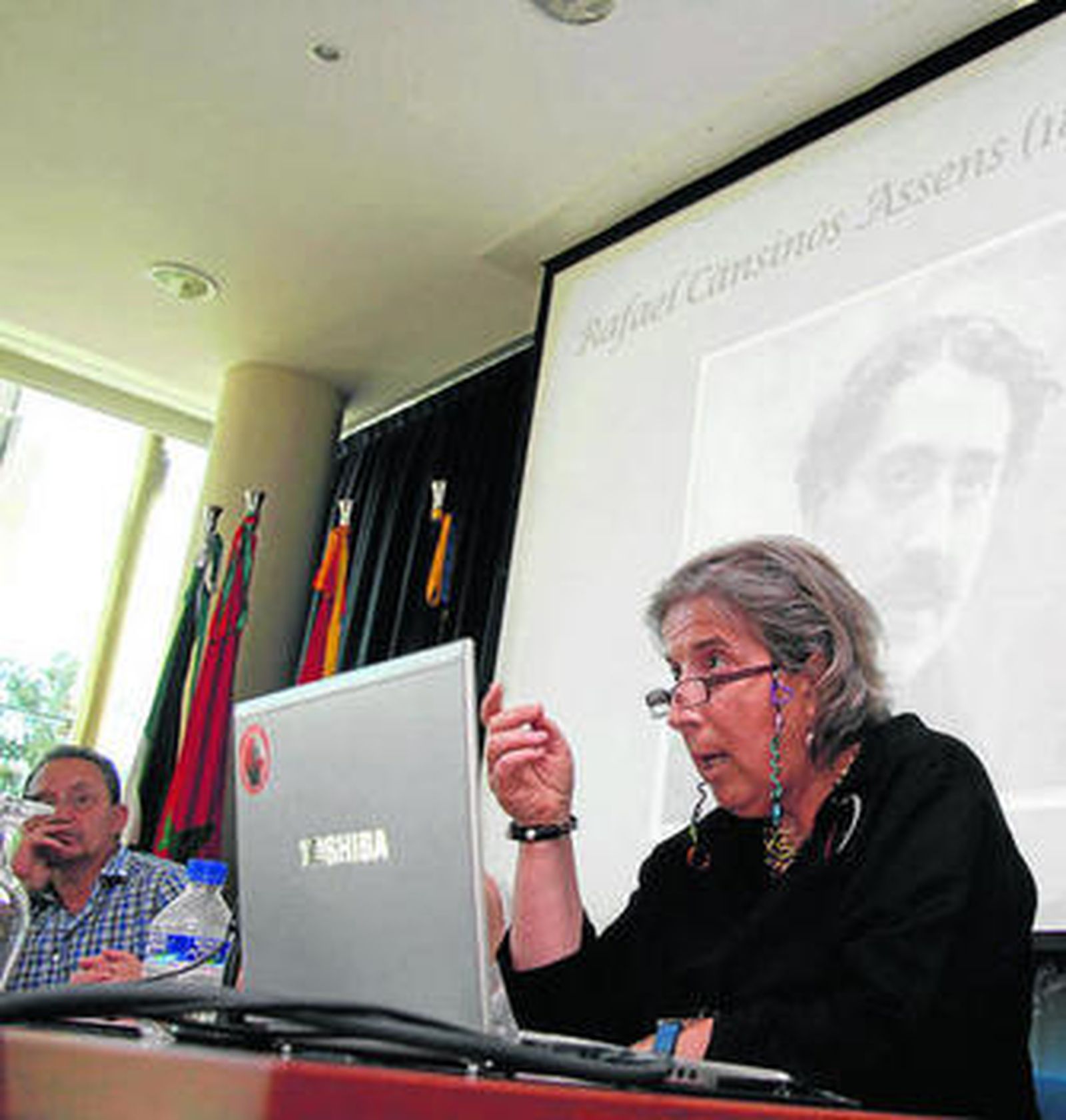 Carmen de Urioste y Abelardo Linares, ayer en Tres Culturas.
