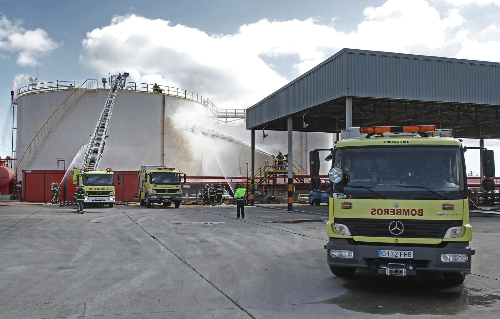 Simulacro en las instalaciones de CLH en el Campo de Gibraltar en 2016.