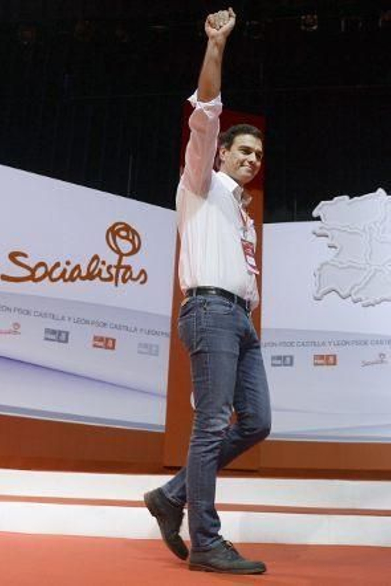 Pedro Sánchez se ofrece al "90% de los españoles que no atiende el Gobierno de Rajoy"