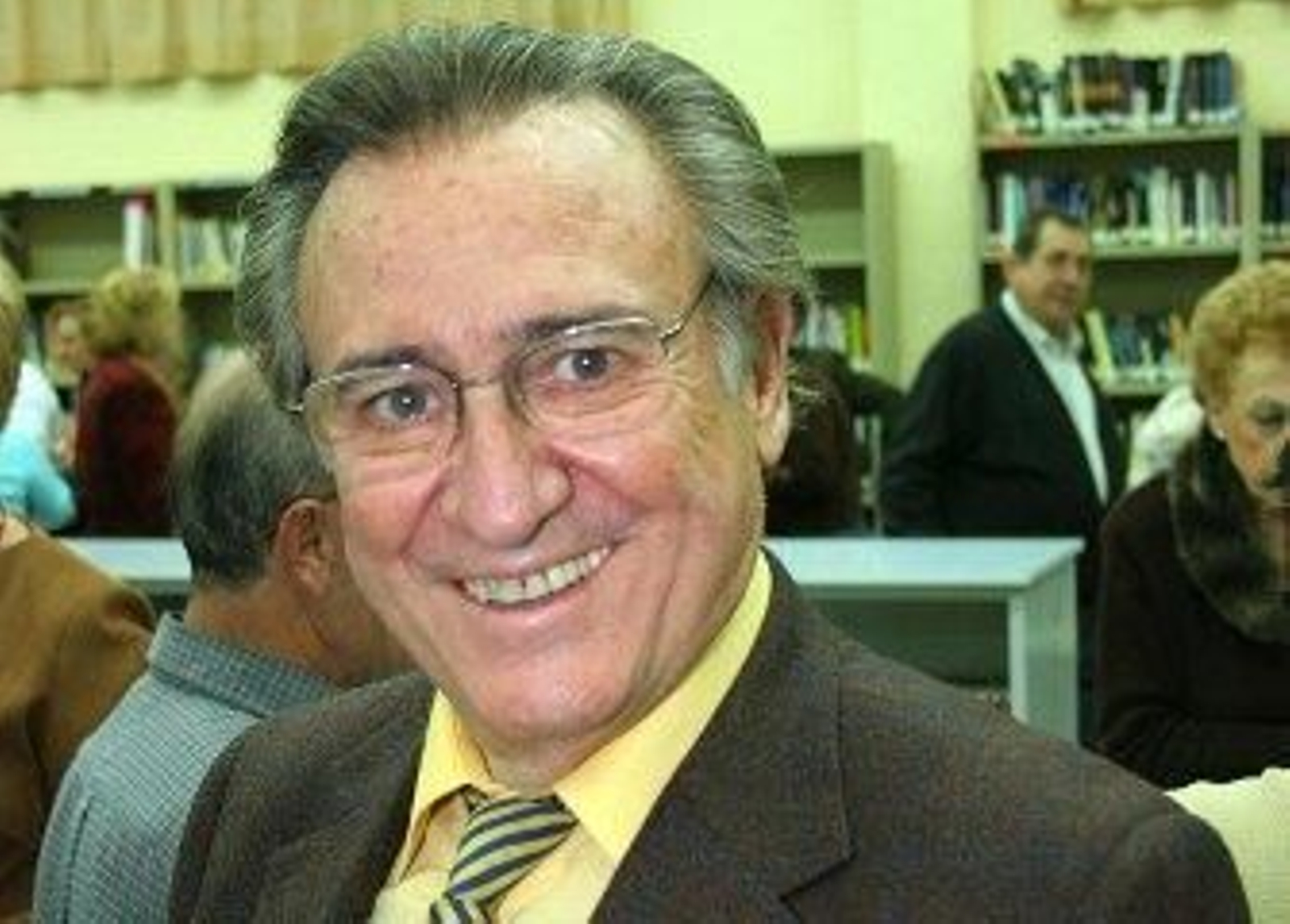 Roban en casa de Manolo Escobar mientras dormía