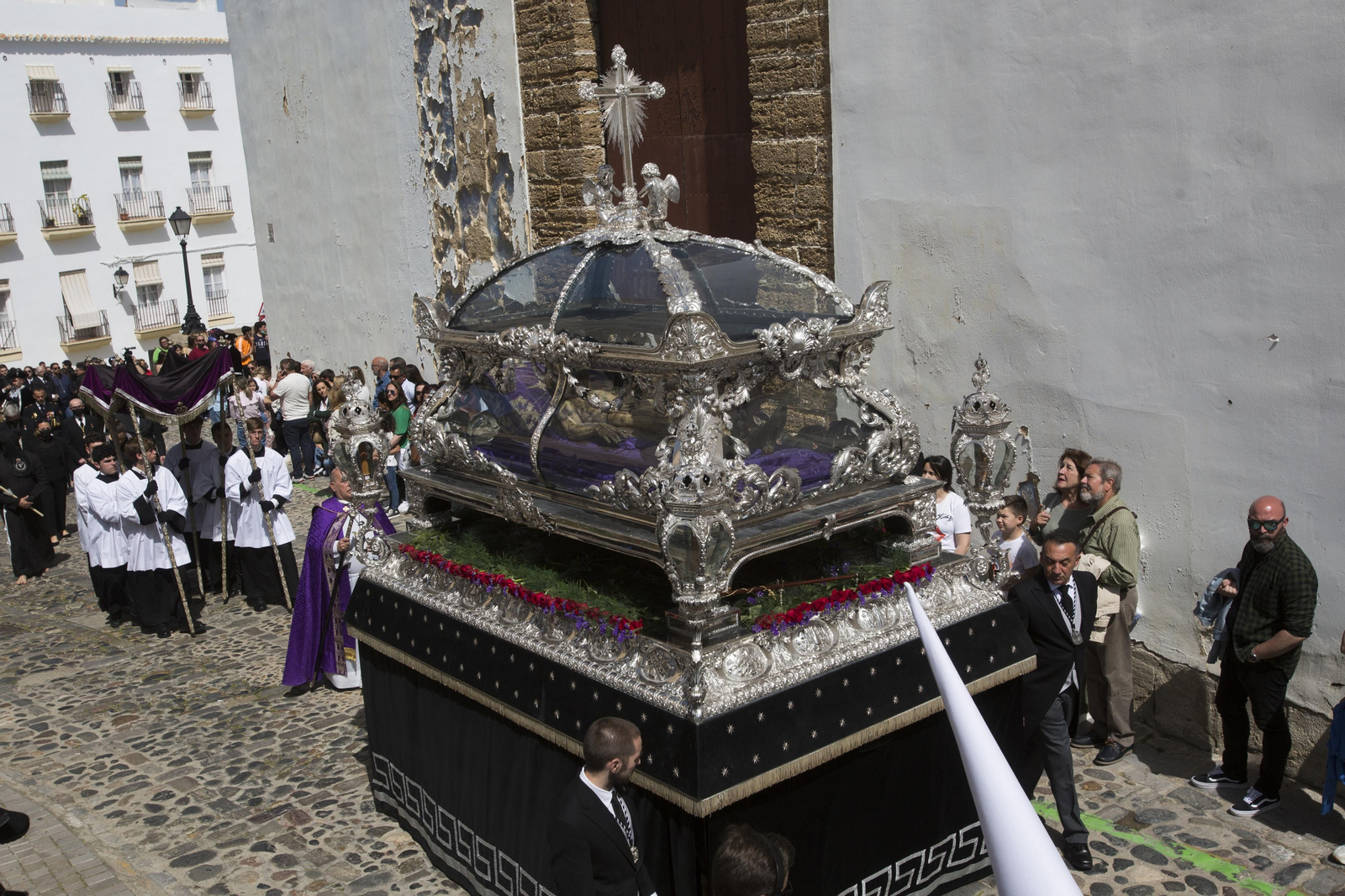 Las imágenes de la cofradía del Santo entierro en la Semana Santa de Cádiz 2022