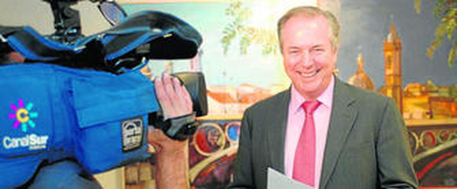 Richard Vaughan, durante la presentación del programa que ofrece Canal Sur en su segunda cadena.