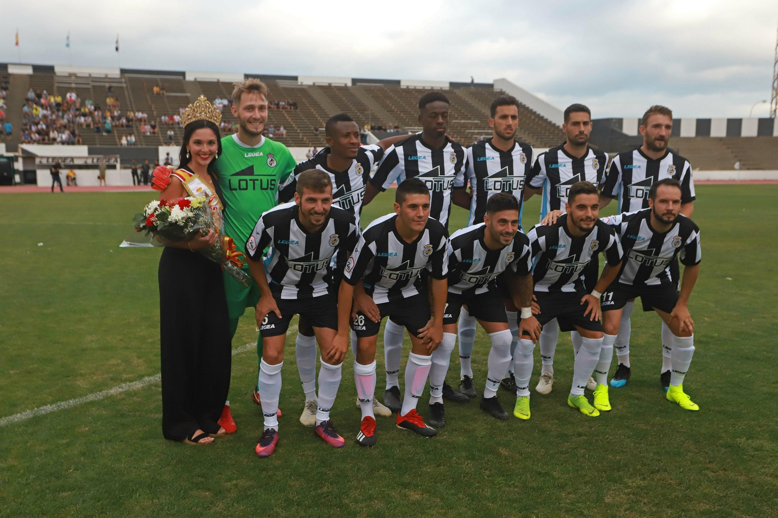Formación inicial de la Balona ante el Cádiz, en el Ciudad de La Línea