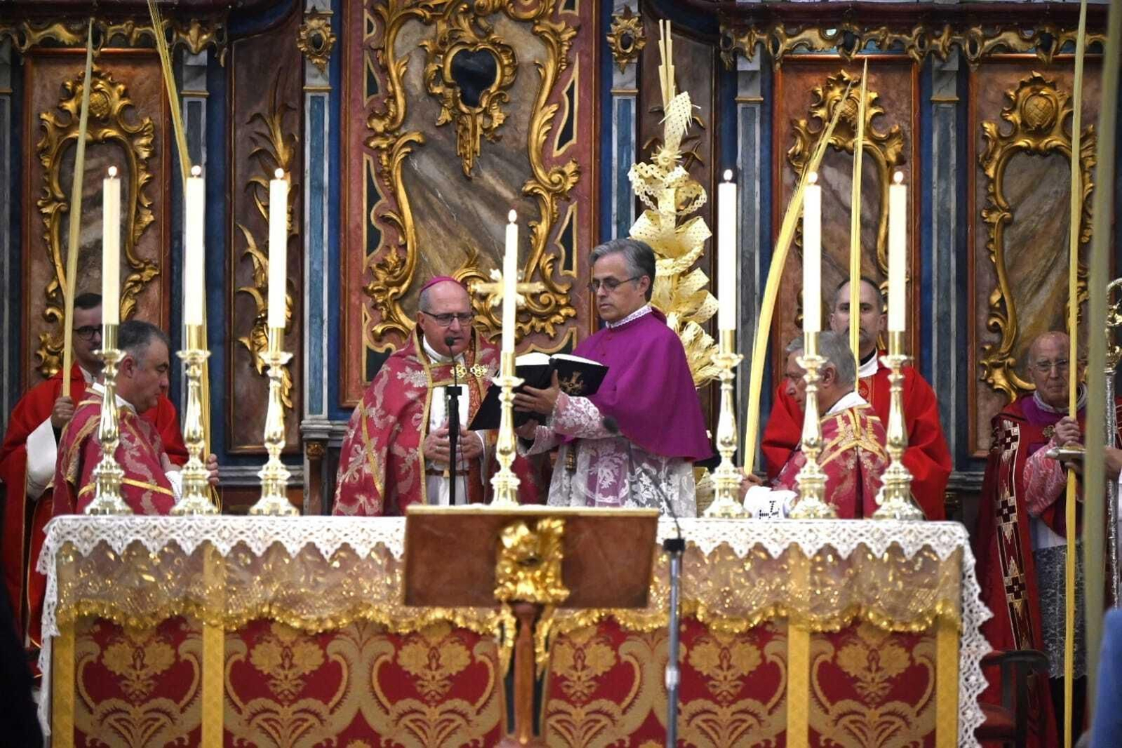Misa y procesión de Palmas del Domingo de Ramos de Huelva en imágenes