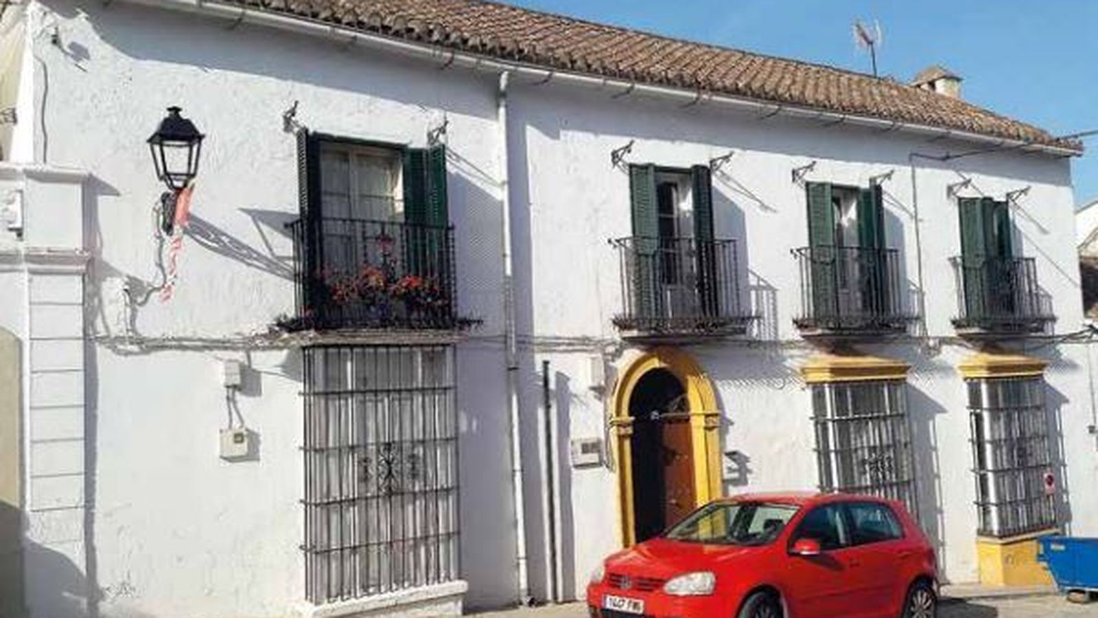 Residencia en 1828 de quien fuera gobernador de Gibraltar, general Sir George Don, una vez retirado, en el  número 25 de la calle San Felipe de San Roque.