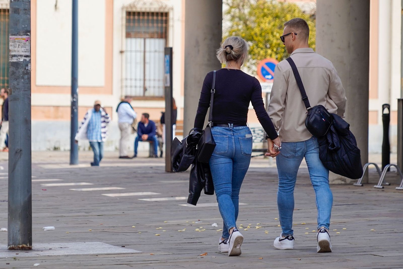 Imágenes del domingo 6 de abril en Huelva