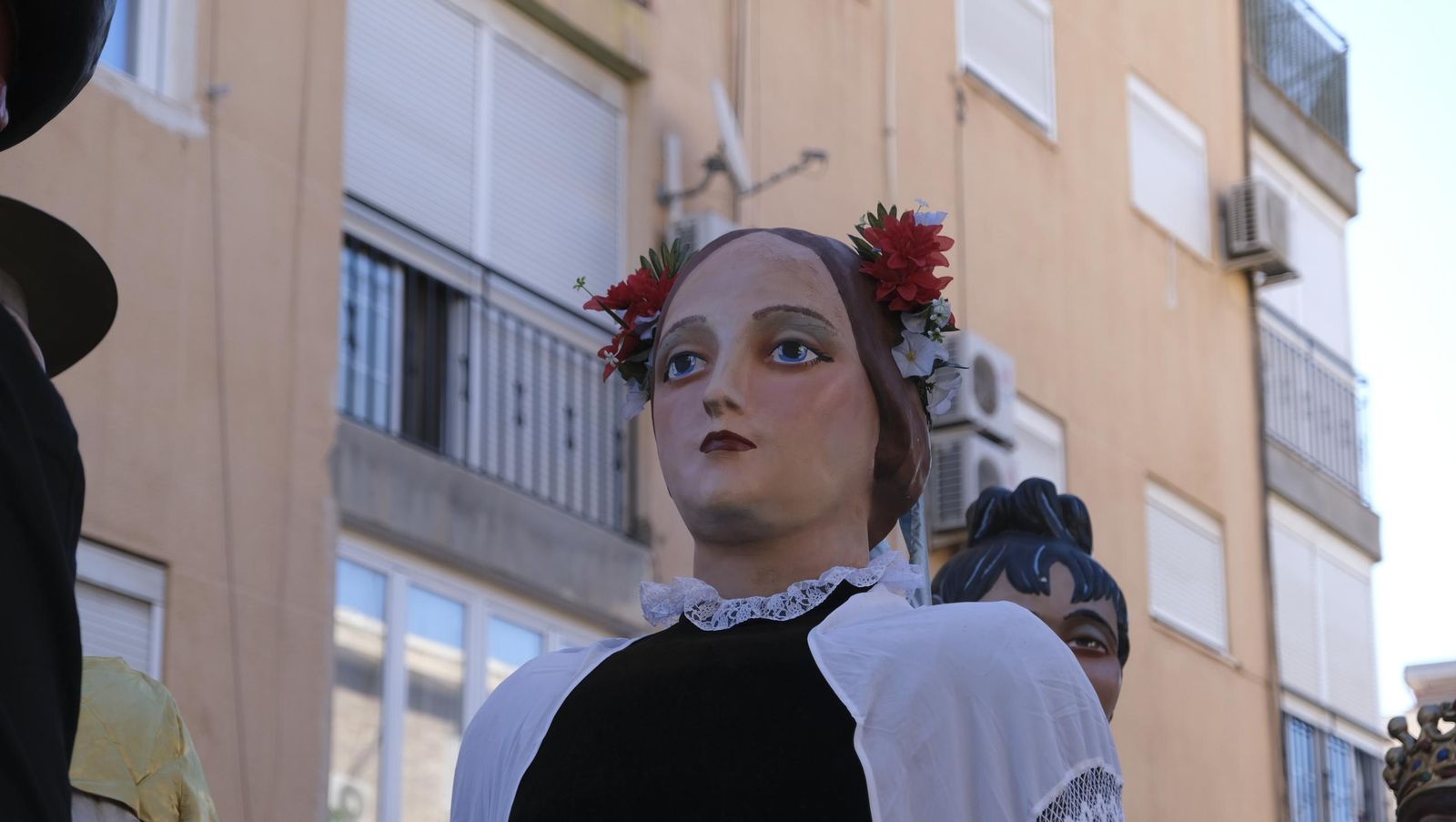 Gigantes y cabezudos en la Feria de Almería 2024, en imágenes